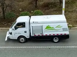 Camion de maintenance routière électrique